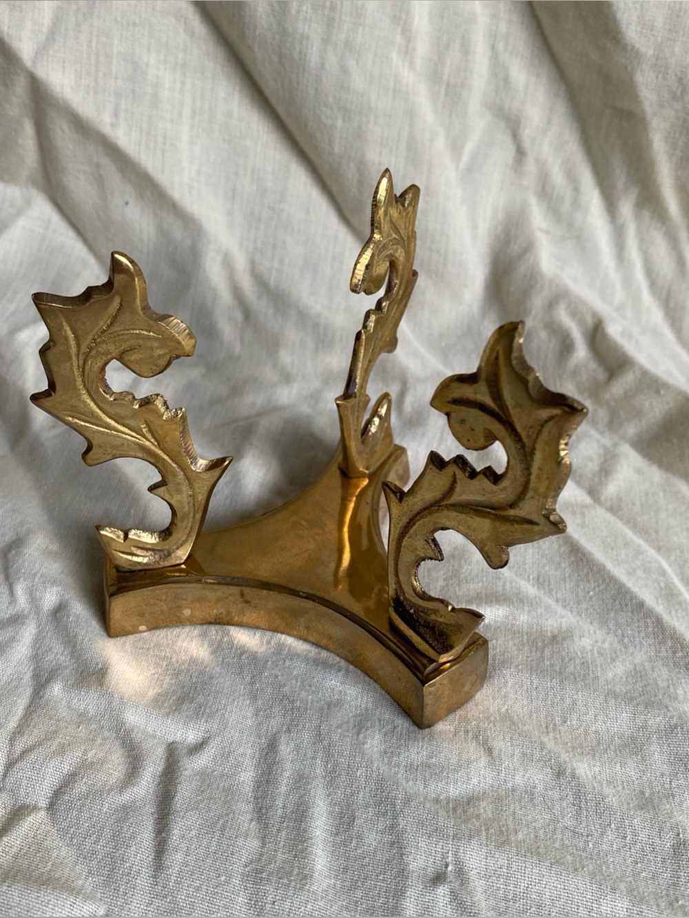 Vintage Brass Hollywood Regency Tripod Leaf Scroll Globe Bowl Orb Holder Stand